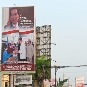 Baliho Jokowi Dukung Prabowo Bertebaran, Ternyata Dipasang Gerindra Lampung