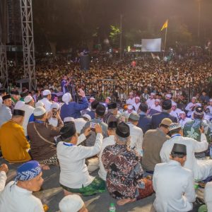 Lampung Bersholawat Bersama Habib Syech, Putri Zulkifli Hasan: Saya Terharu