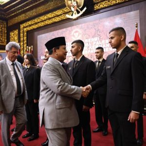 Prabowo Beri Beasiswa 22 Mahasiswa Palestina Kuliah di Unhan