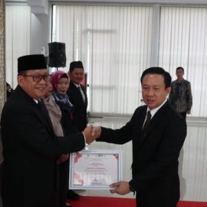 Kepala BPKAD Lampung Marindo Jadi Wisudawan Terbaik Program Doktor Unila