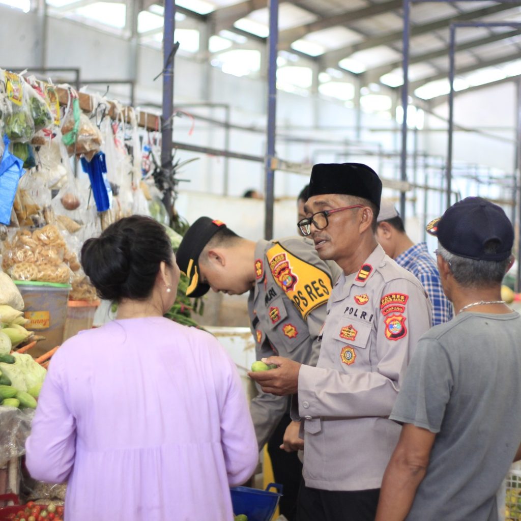 Kapolres Pesisir Barat Dengar Aspirasi Pedagang Pasar Way Batu