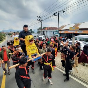 Rakercabsus PDIP Lampung Barat, Arinal Djunaidi Disambut Meriah Atraksi Budaya