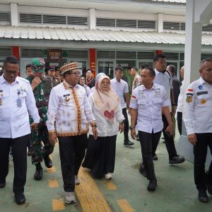 Pj Gubernur Tinjau Pencoblosan di TPS Khusus Lapas Kelas I Bandar Lampung