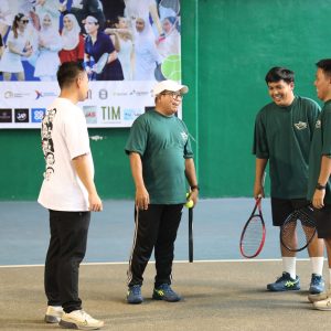 Pj Gubernur Samsudin Buka Turnamen HUT Tennis Yay