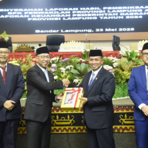Ketua DPRD Lampung Pimpin Paripurna Istimewa Penyerahan LHP BPK atas LKPD 2024