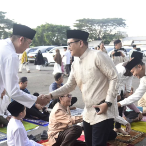 Pimpinan DPRD Lampung dan Gubernur Shalat Idul Adha di Lapangan Saburai