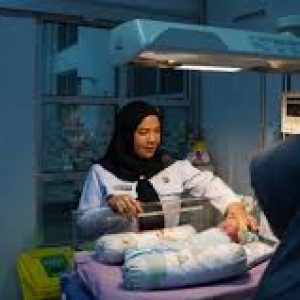 Wali Kota Eva Jenguk Bayi Terlantar: Semoga Jadi Anak yang Kuat