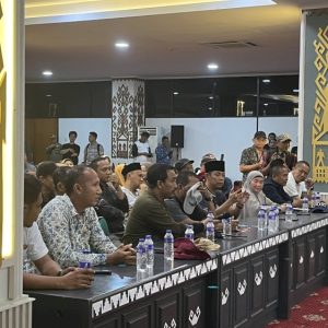 Petani Singkong Menangis di Depan Gubernur Lampung