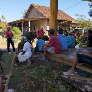 Anggota DPRD Lampung Andy Roby Gelar Gotong Royong Perbaikan Jalan di Gedong Tataan