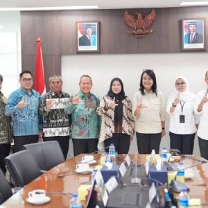 Wali Kota Eva Dwiana Audiensi Bahas Banjir dan Infrastruktur dengan Wamen PU