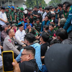 Gubernur dan Ketua DPRD Lampung Duduk Bareng Massa Aksi