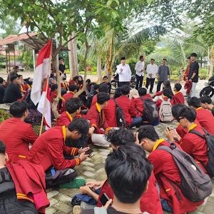 Rektor Teknokrat Sambut Mahasiswa Usai Aksi Damai di DPRD Lampung