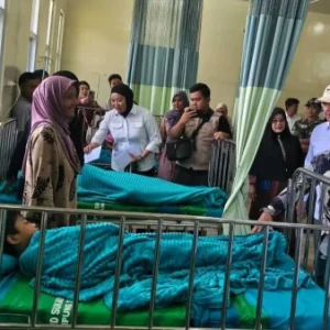689 Siswa di Lampung Diduga Keracunan MBG, Diah Dharma Yanti Tinjau Langsung Korban di RSUD Sukadana
