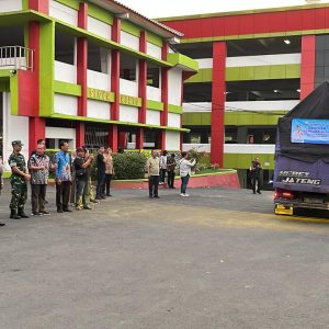 Wali Kota Eva Dwiana Kirim Bantuan 13 Truk Logistik dan Rp1,05 miliar  untuk Korban Banjir di Sumatera