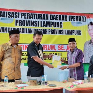 Mustika Bahrum Sosialisasikan Perda Rembug Desa di Way Lima