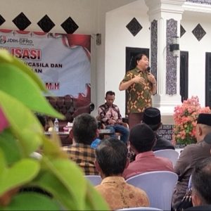 PIP-WK di Negeri Katon, Reza Berawi Ajak Warga Rawat Persatuan