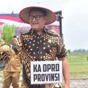Ahmad Giri Akbar Hadiri Tanam Padi Bersama Forkopimda di Lampung Timur