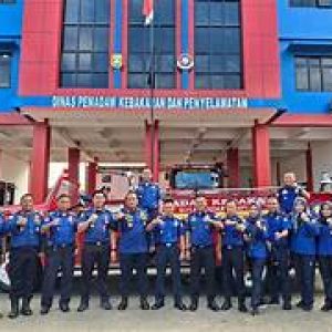 Damkarmat Maksimalkan 301 Personel Atasi Kebakaran di Bandar Lampung