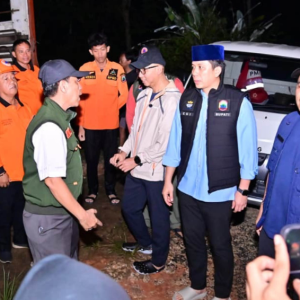 Bupati Egi Tinjau Banjir di Jati Agung, 160 KK Terdampak dan Puluhan Warga Mengungsi