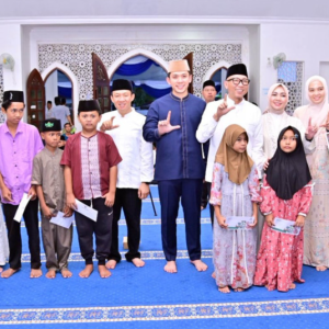 Safari Ramadan di Desa Pisang, Gubernur Mirza dan Bupati Egi Perkuat Silaturahmi dengan Warga