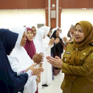 Bunda Eva Tunda Keberangkatan Umrah Gratis, Tunggu Arahan Pemerintah Pusat