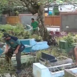 Bunda Eva Sulap TPU Lewat Grebek Makam