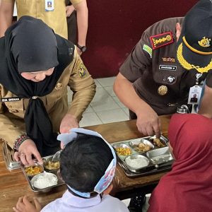 Kajati dan Wali Kota Bandar Lampung Cek Langsung Kualitas MBG di Sekolah
