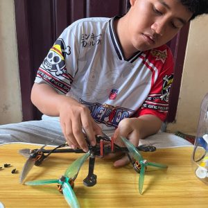 Mahasiswa Unila Ciptakan Drone Kumbang Berbasis AI, Bantu Petani Kopi Deteksi Hama dalam 15 Menit