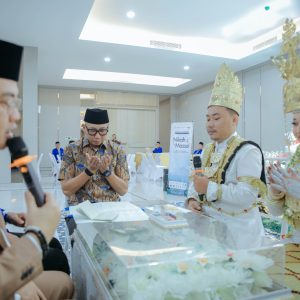 Gubernur Mirza Jadi Saksi Nikah Massal 31 Pasangan di Begawi Cinta Lampung