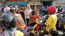 Sambut HUT ke-81 RI, Eva Dwiana Bagikan 10 Ribu Bendera Merah Putih