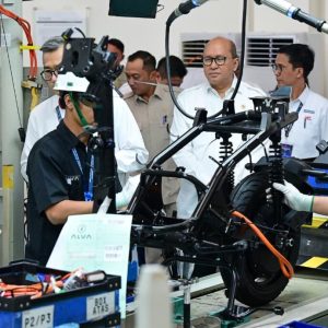 Prabowo Puji Pengusaha Motor Listrik: Inisiatif Mengandung Risiko